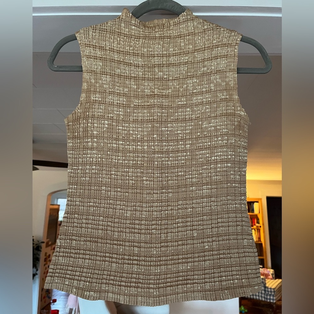 Vintage Y2K Sleeveless Gold Mock Neck Textured Top